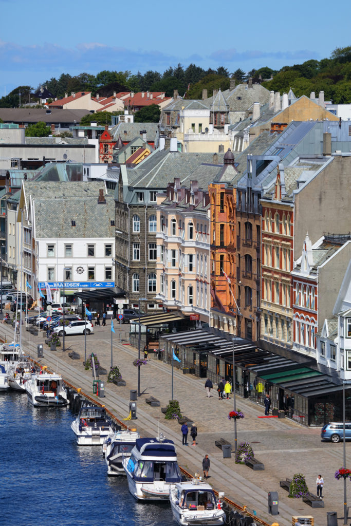 Haugesund - Haugalandsmessen er en næringsmesse for bedrifter og industri på Haugalandet. Messen er tilrettelagt for familier og barn